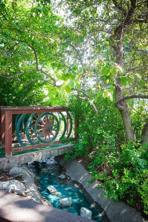 Lakeside Motel Williams Lake Ngoại thất bức ảnh